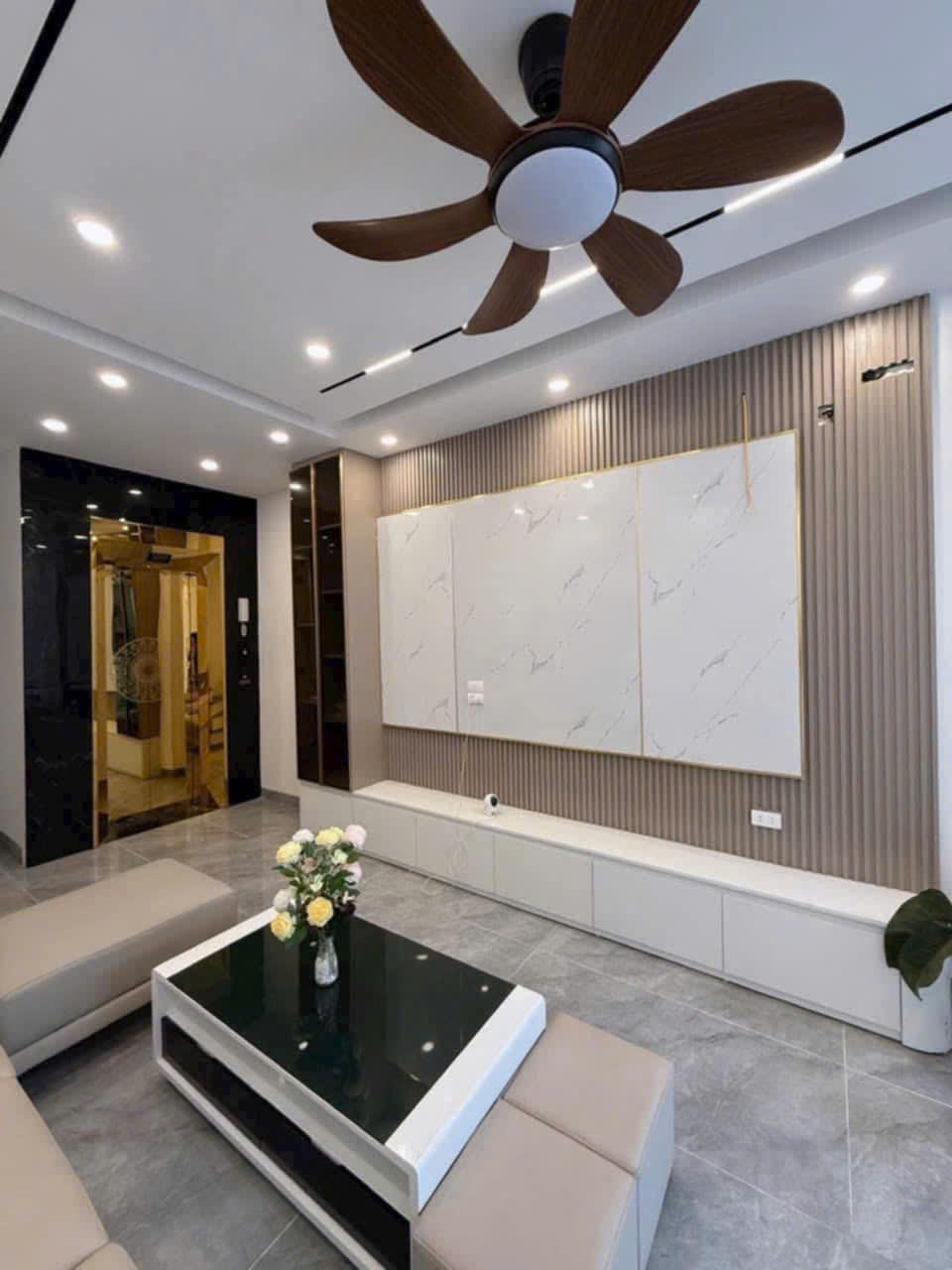 BÁN NHÀ MẶT NGÕ XUÂN ĐỈNH, 62M x 6 TẦNG, MT 4,5m, Ô TÔ ĐỖ CỬA, LÔ GÓC THOÁNG SÁNG, DÂN XÂY, CHỈ 14