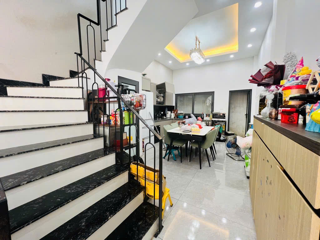 BÁN NHÀ MẶT NGÕ XUÂN ĐỈNH, 62M x 6 TẦNG, MT 4,5m, Ô TÔ ĐỖ CỬA, LÔ GÓC THOÁNG SÁNG, DÂN XÂY, CHỈ 14