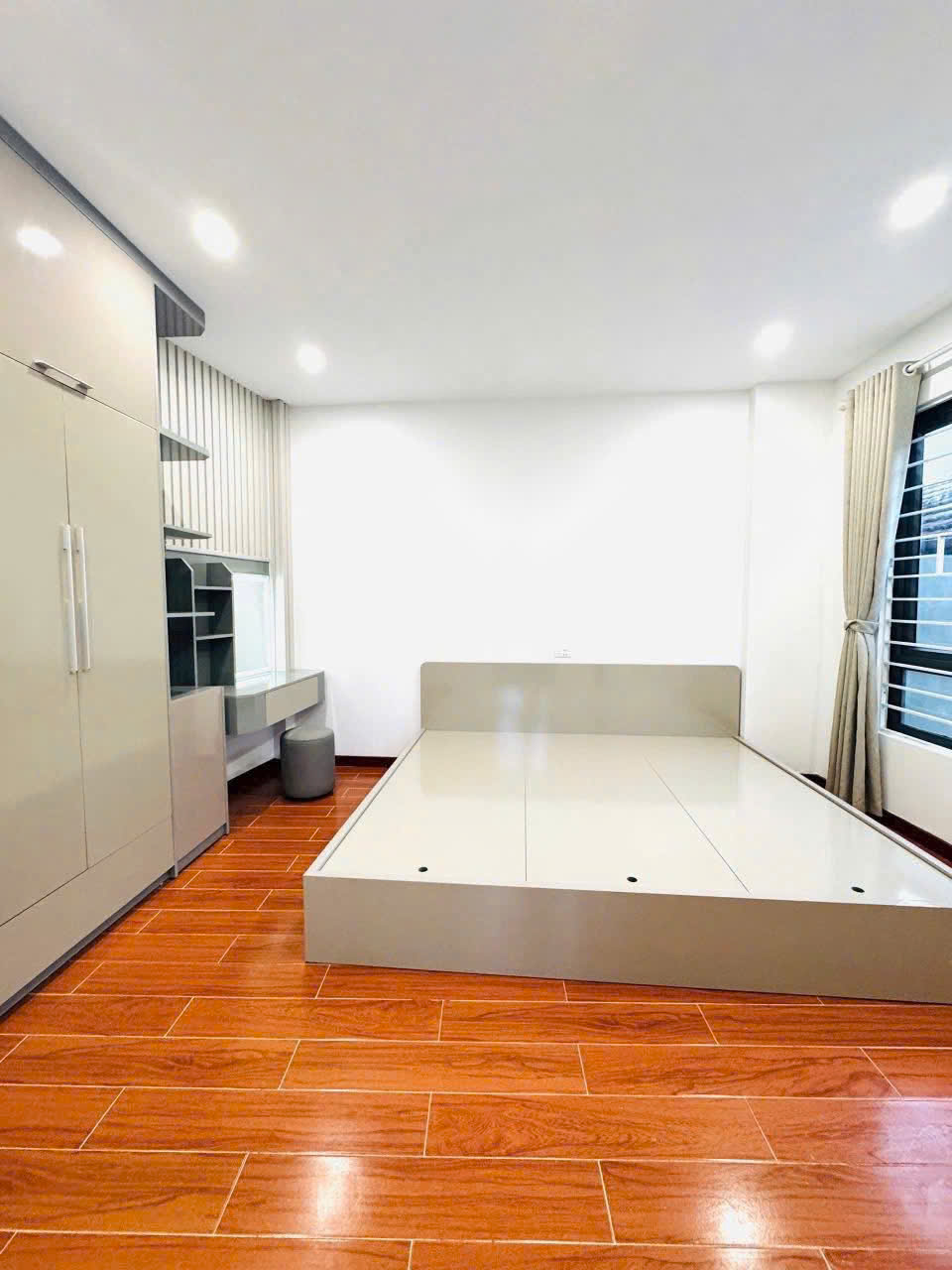 BÁN NHÀ MẶT NGÕ XUÂN ĐỈNH, 62M x 6 TẦNG, MT 4,5m, Ô TÔ ĐỖ CỬA, LÔ GÓC THOÁNG SÁNG, DÂN XÂY, CHỈ 14