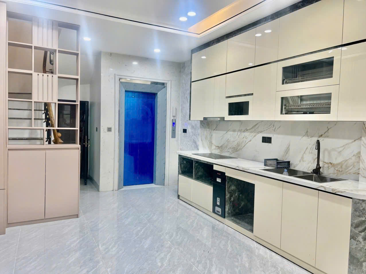 BÁN NHÀ MẶT NGÕ XUÂN ĐỈNH, 62M x 6 TẦNG, MT 4,5m, Ô TÔ ĐỖ CỬA, LÔ GÓC THOÁNG SÁNG, DÂN XÂY, CHỈ 14