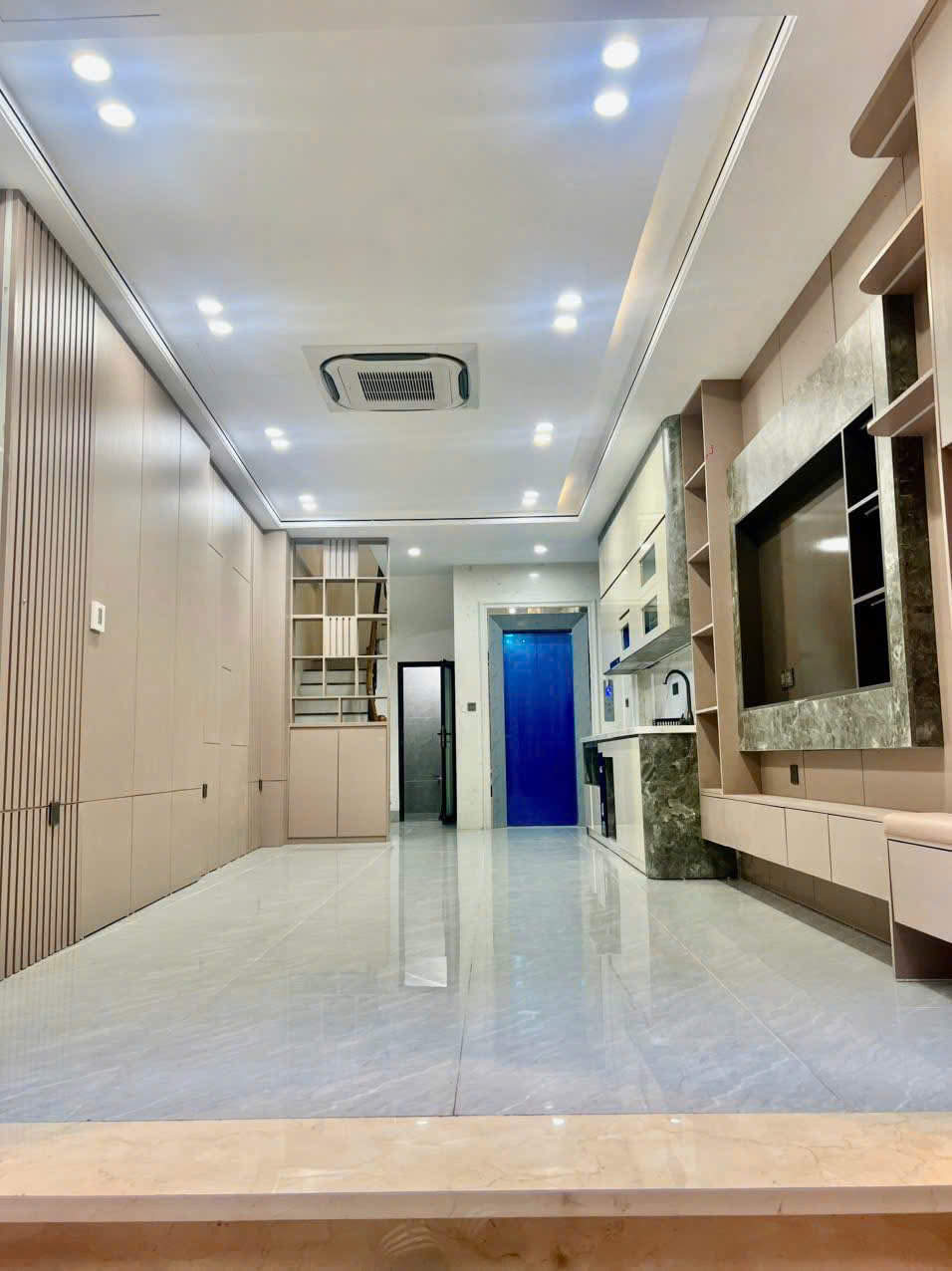BÁN NHÀ MẶT NGÕ XUÂN ĐỈNH, 62M x 6 TẦNG, MT 4,5m, Ô TÔ ĐỖ CỬA, LÔ GÓC THOÁNG SÁNG, DÂN XÂY, CHỈ 14