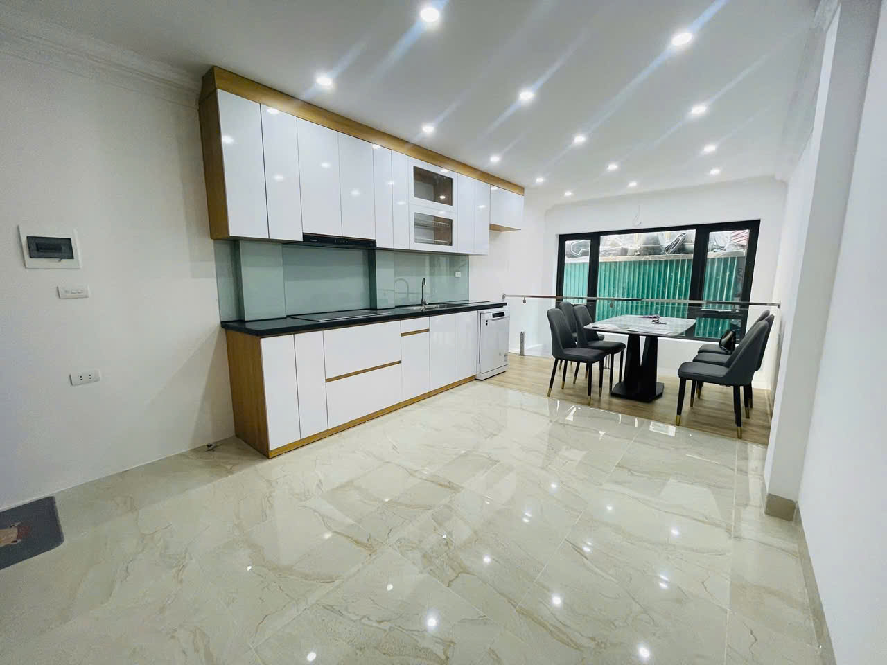 BÁN NHÀ MẶT NGÕ XUÂN ĐỈNH, 62M x 6 TẦNG, MT 4,5m, Ô TÔ ĐỖ CỬA, LÔ GÓC THOÁNG SÁNG, DÂN XÂY, CHỈ 14