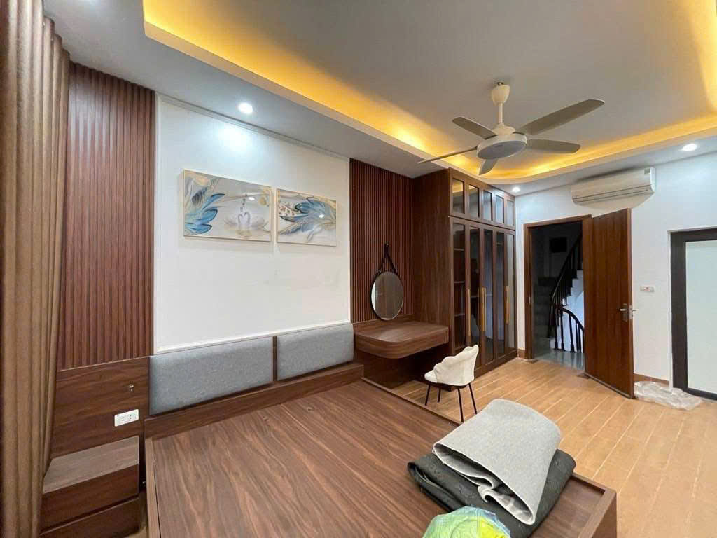 BÁN NHÀ LẠC LONG QUÂN 63M, 6 TẦNG THANG MÁY, 12 TỶ, NGÕ THÔNG - DÒNG TIỀN 50TR/THÁNG