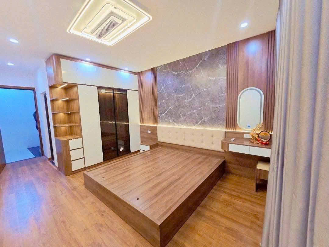 BÁN NHÀ LẠC LONG QUÂN 63M, 6 TẦNG THANG MÁY, 12 TỶ, NGÕ THÔNG - DÒNG TIỀN 50TR/THÁNG