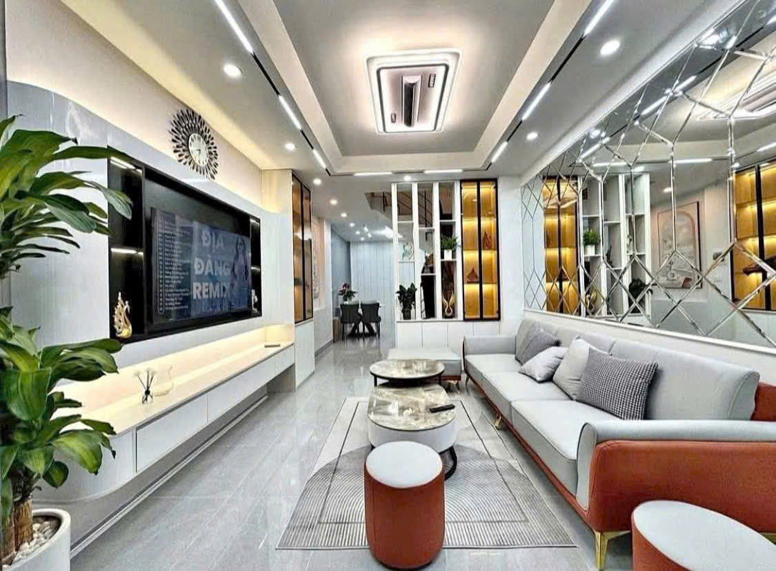 BÁN NHÀ LẠC LONG QUÂN 63M, 6 TẦNG THANG MÁY, 12 TỶ, NGÕ THÔNG - DÒNG TIỀN 50TR/THÁNG