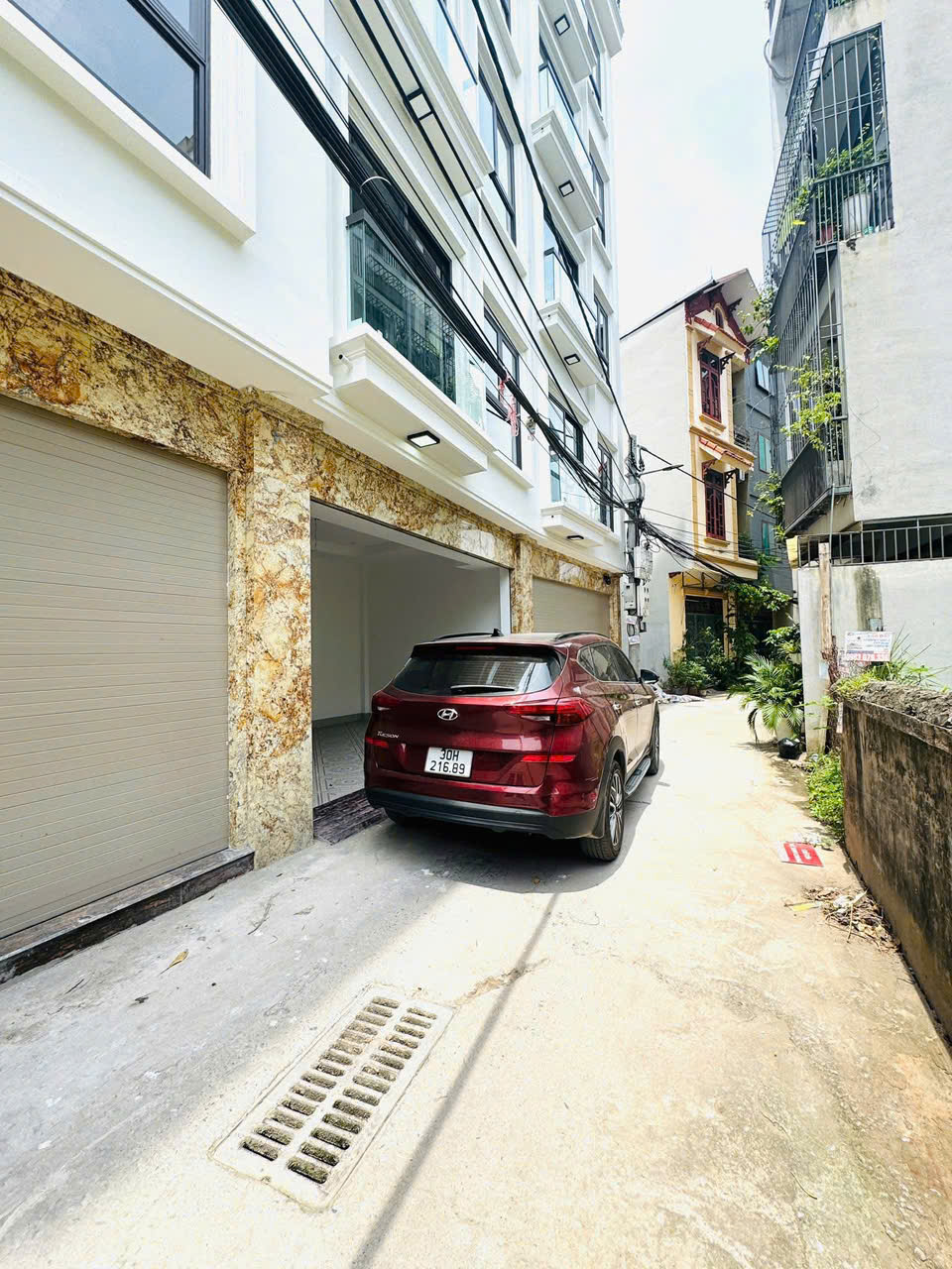 BÁN NHÀ LẠC LONG QUÂN 63M, 6 TẦNG THANG MÁY, 12 TỶ, NGÕ THÔNG - DÒNG TIỀN 50TR/THÁNG
