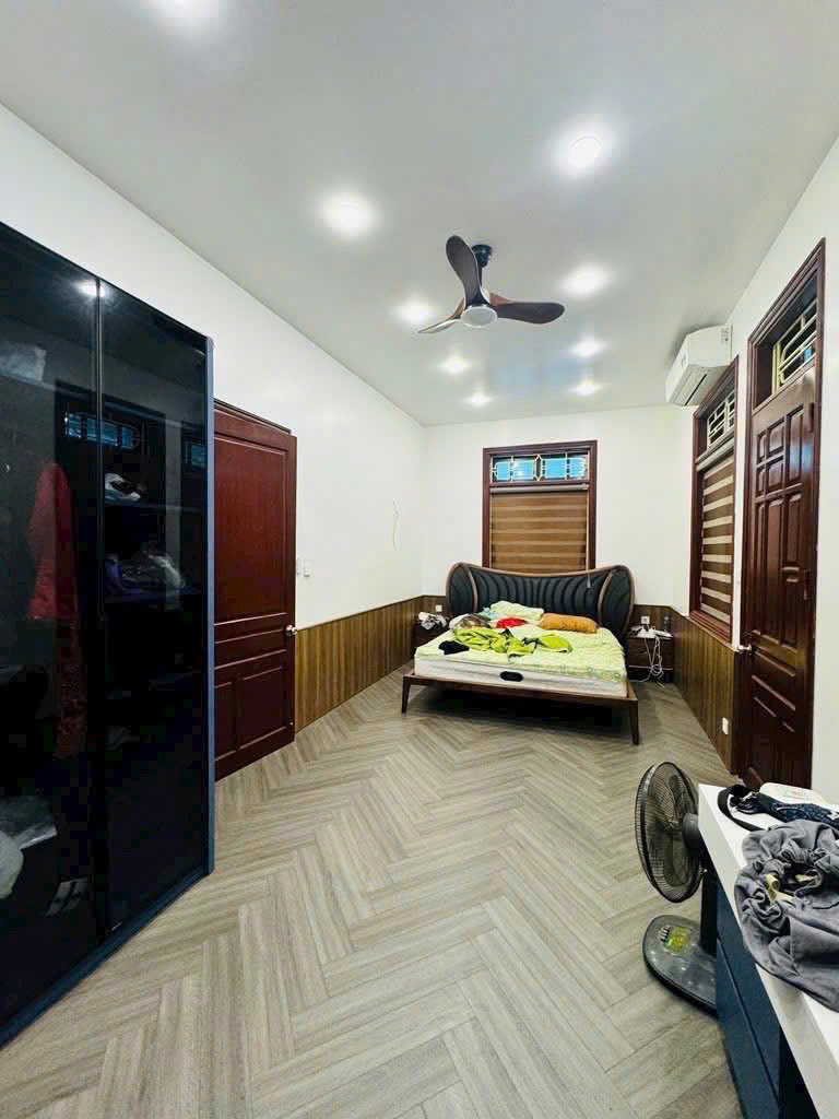 BÁN NHÀ LẠC LONG QUÂN 63M, 6 TẦNG THANG MÁY, 12 TỶ, NGÕ THÔNG - DÒNG TIỀN 50TR/THÁNG