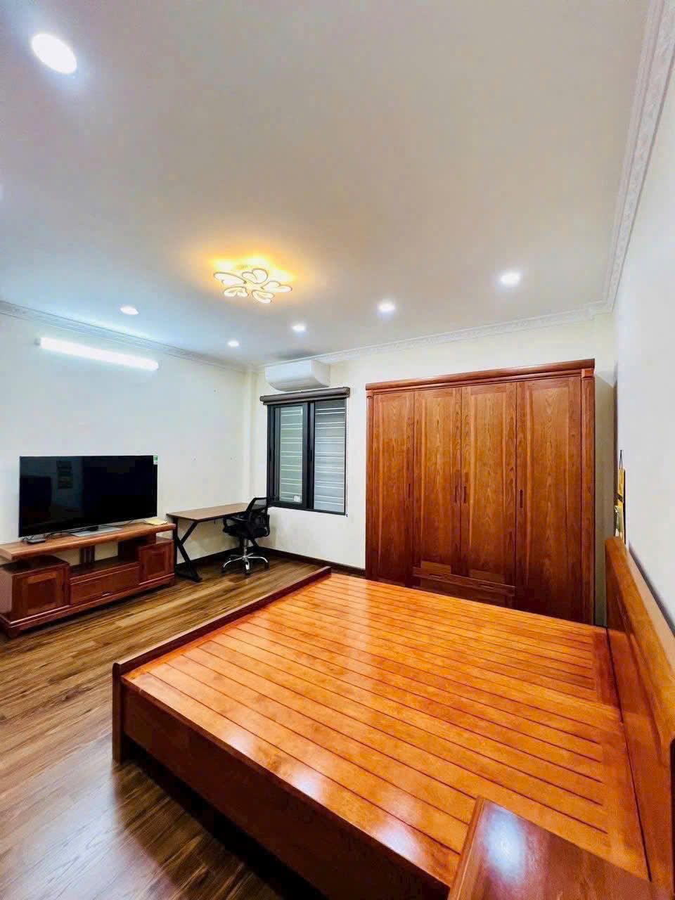 BÁN TÒA CCMN ĐÔNG NGẠC BẮC TỪ LIÊM 110M X 7 TẦNG THANG MÁY X MT 6M, GIÁ 17,X TỶ - LÔ GÓC, DOANH THU