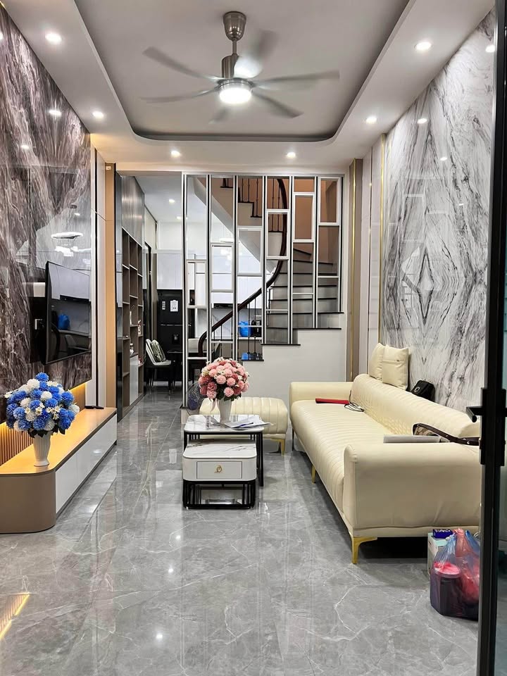 BÁN NHÀ LẠC LONG QUÂN TÂY HỒ 65M*5TẦNG DÂN XÂY, PHÂN LÔ Ô TÔ, GẦN PHỐ - GIÁ CHỈ 15 TỶ