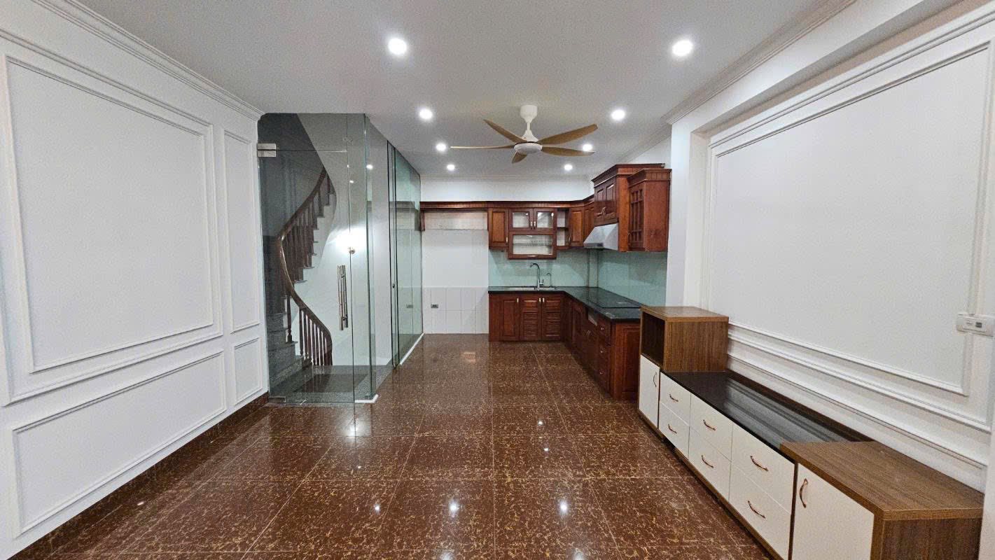BÁN NHÀ 6 TẦNG THANG MÁY 3 BƯỚC RA MẶT PHỐ VÕ CHÍ CÔNG 70M²*MT 5M – GIÁ 15 TỶ