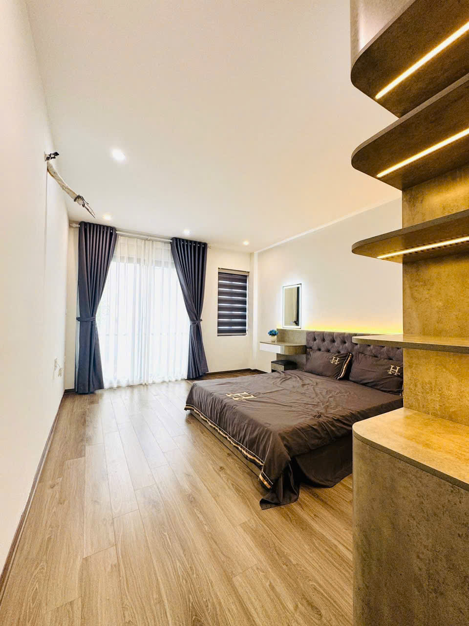 BÁN NHÀ CỔ NHUẾ 70M² X 6 TẦNG, THANG MÁY, KINH DOANH, PHÂN LÔ, Ô TÔ, CHỈ 15 TỶ