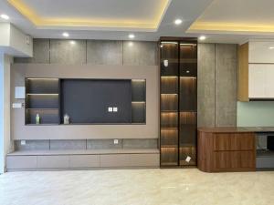 BÁN NHÀ PHÂN LÔ LẠC LONG QUÂN 60M² x 7 TẦNG THANG MÁY MT 5M – GIÁ 15 TỶ, Ô TÔ ĐỖ CỬA, KINH DOANH