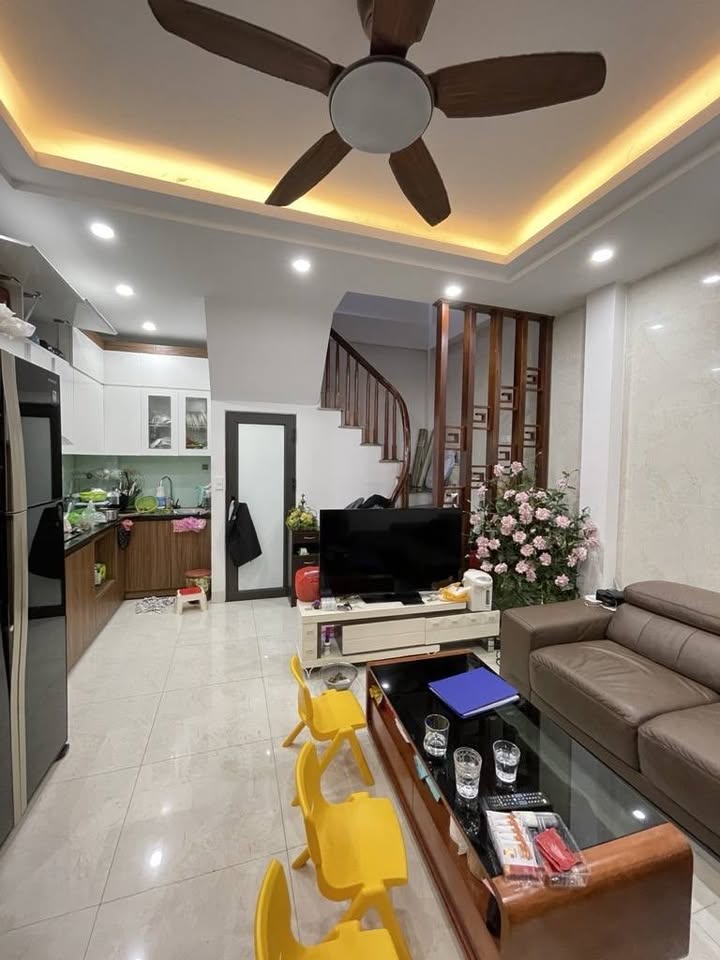 Bán nhà Mễ Trì, dân xây, ô tô đỗ cửa, thông, kinh doanh, sổ nở hậu, 41m, hơn 7 tỷ