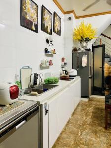 Gấp-Bán nhà Trường Chinh, ngõ 3 gác, 100m ra đường đôi ô tô, gần phố, trường, 3 tầng, 5 tỷ