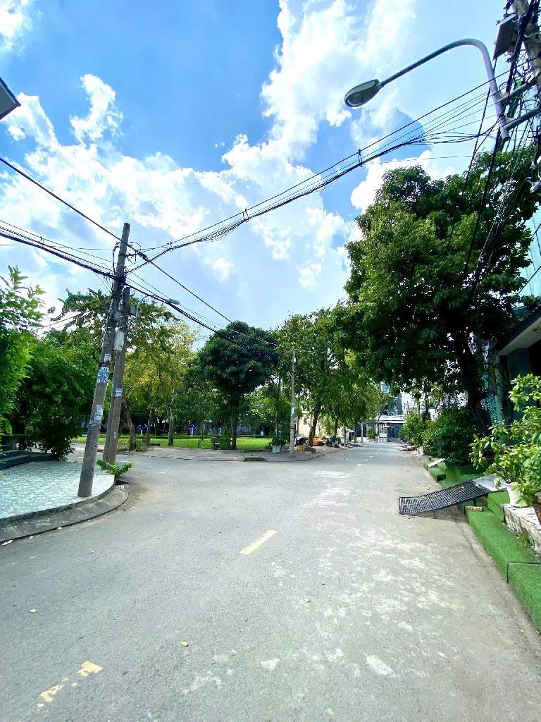 Bán nhà, 88m2, 4 tầng , ngang 5, Bình Chánh, TPHCM