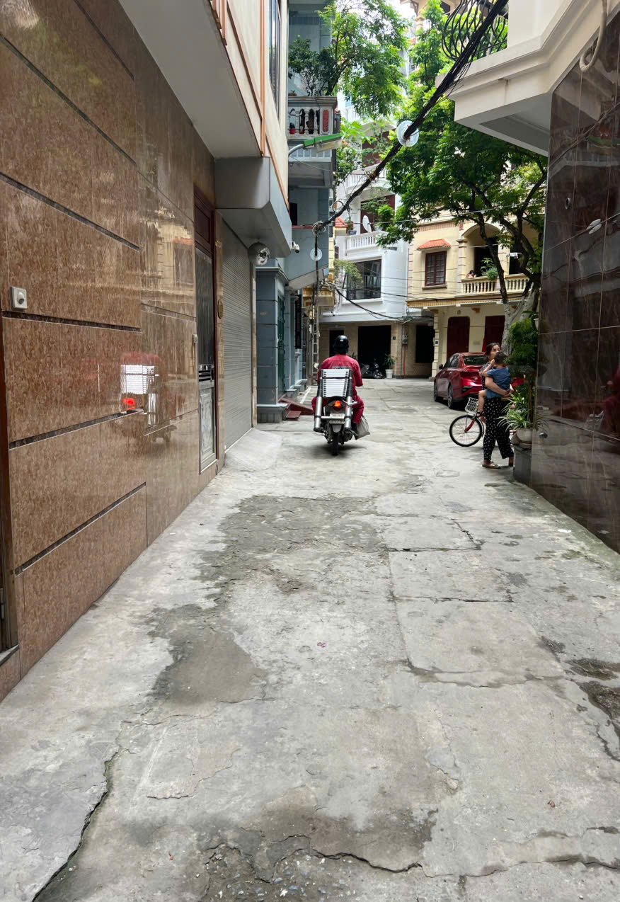 TRẦN CUNG -CẦU GIẤY - KHU PHÂN LÔ QUÂN ĐỘI- NGÕ RỘNG- GẦN Ô TÔ TRÁNH