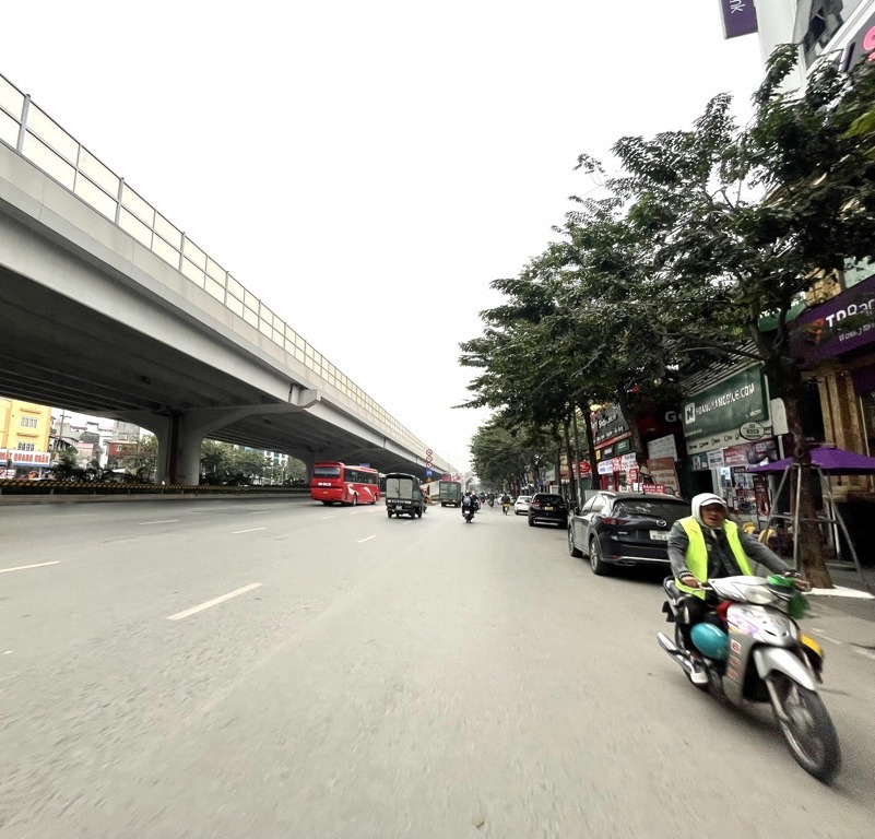 BÁN NHÀ 7 TẦNG- THANG MÁY, VỪA Ở VỪA KINH DOANH - PHỐ PHẠM VĂN ĐỒNG - GIÁ 14,8 TỶ