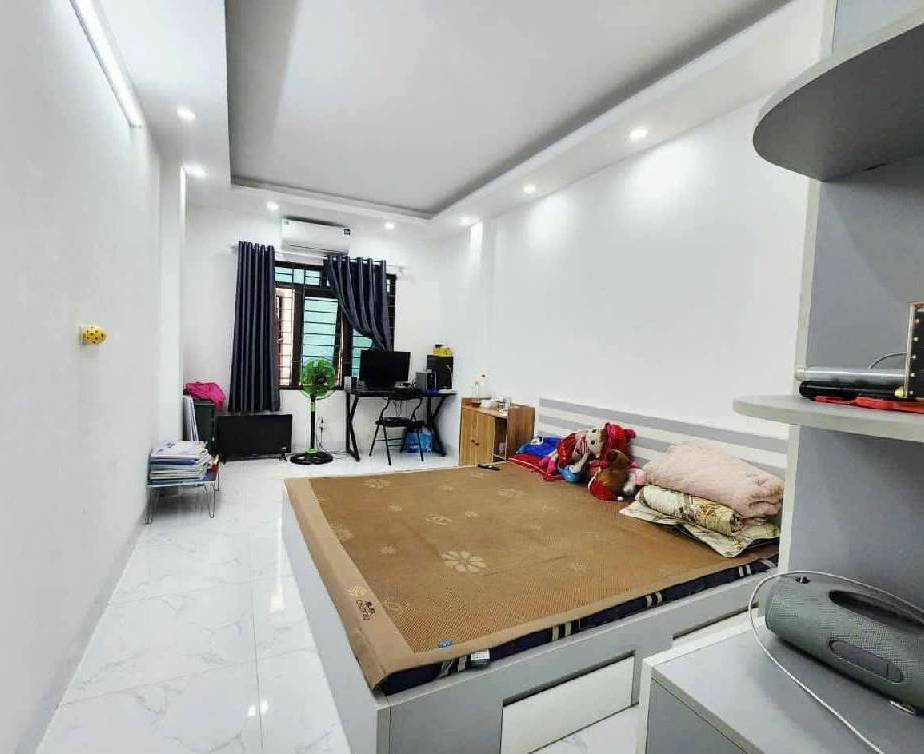 NHÀ CỔ NHUẾ 37m2 -KHU VỰC NHIỀU TIỆN ÍCH TRƯỜNG HỌC CÁC CẤP, CHỢ ĐỦ CẢ – GIÁ 8,x TỶ