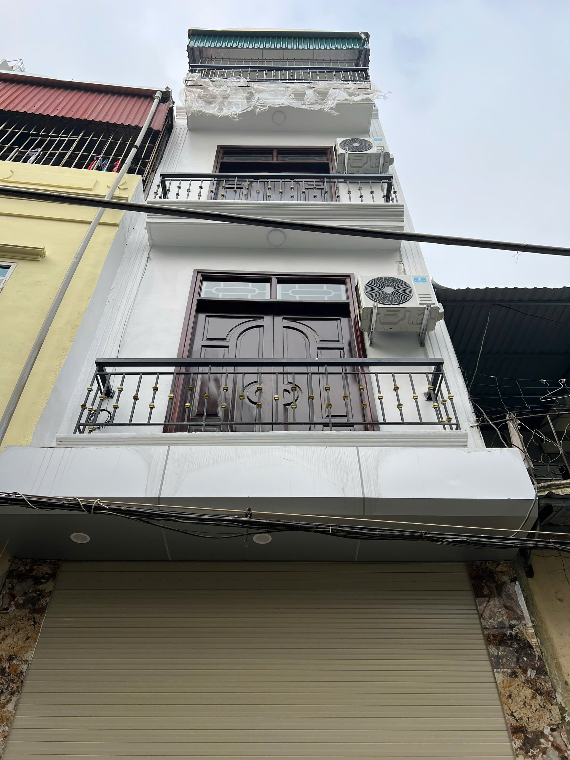 NHÀ MẶT PHỐ  - GẦN HV TÀI CHÍNH - KINH DOANH - 2 THOÁNG– FULL NỘI THẤT- VỀ Ở LUÔN.