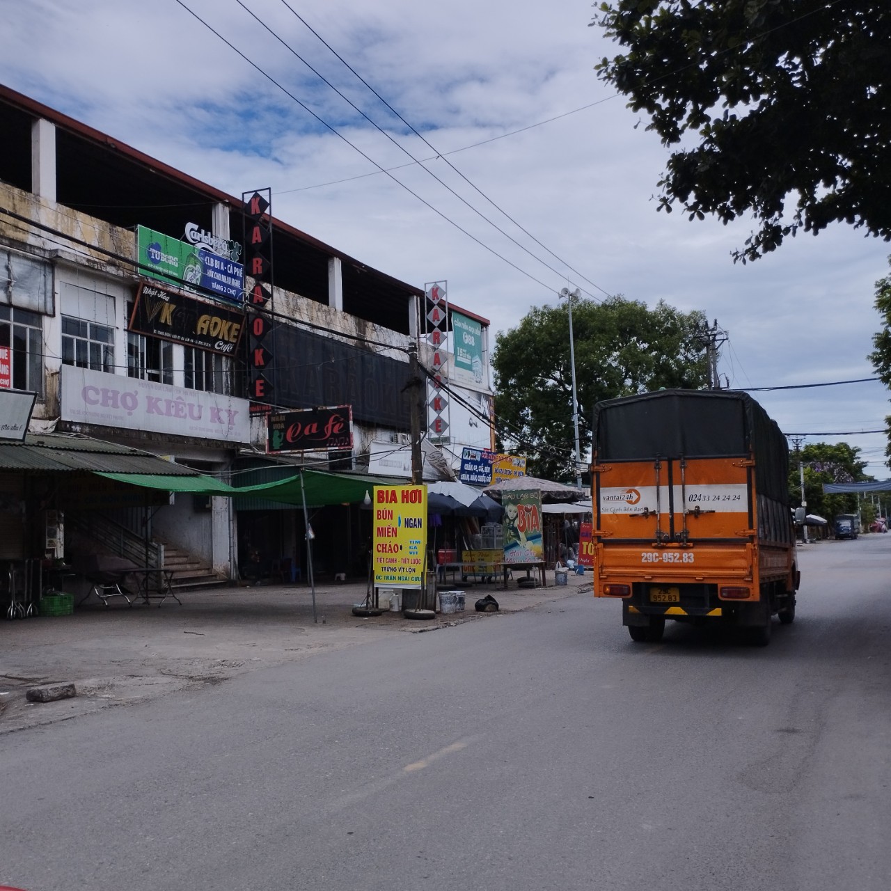 NHÀ ĐẸP LÔ GÓC NGUYỄN QUÝ TRỊ. DT:85m2x3T, MT:4,8M, GÍA:6,1tỷ.