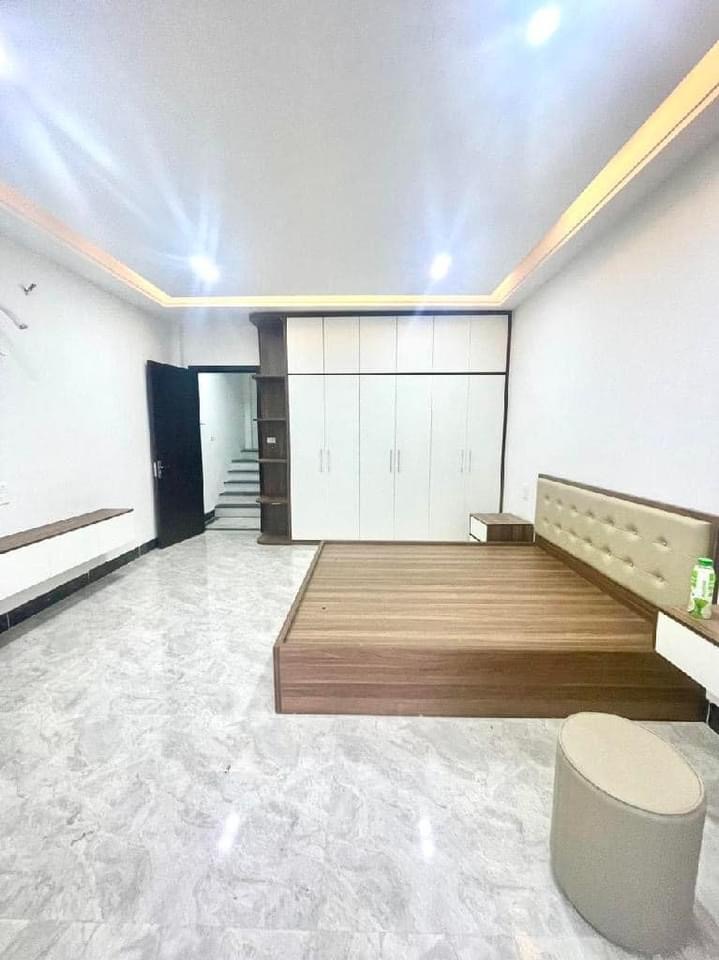 Bán nhà Gia Thuỵ mới tinh đầy đủ tiện nghi 30,2m2 chỉ hơn 5 tỷ