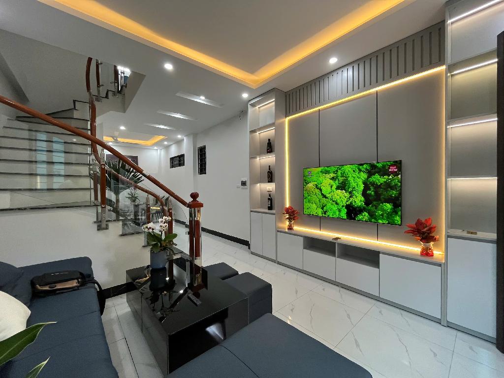 Bán Nhà 36m², 5 Tầng, Đại Mỗ – Ô Tô , Giá Hơn 6 Tỷ