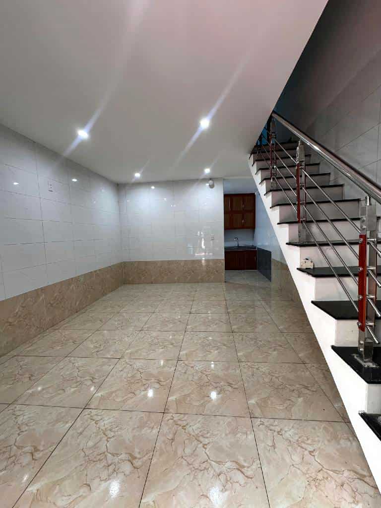 Nhà Lĩnh Nam, ngõ nông nhỉnh 3 tỷ đầy đủ tiện ích