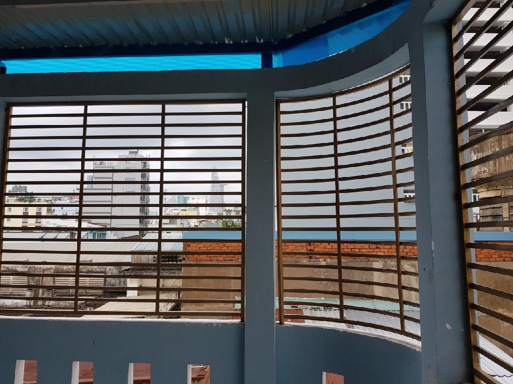 BÁN NHÀ XINH 4 TẦNG MẶT TIỀN CẠNH, HẺM XE HƠI 4m THÔNG, NGAY CHỢ NGA TPHCM QUẬN 1 - 4x7m, GIÁ 6 TỶ