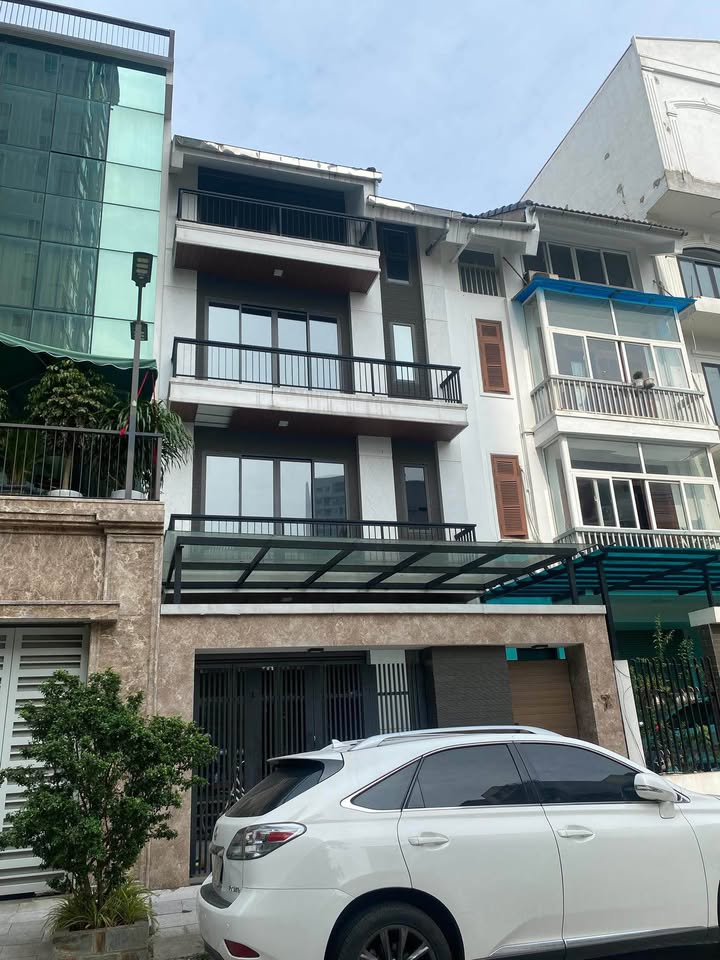 BÁN NHÀ XINH 4 TẦNG, HẺM NỘI BỘ 3m, GẦN CHỢ NGA TPHCM QUẬN 1 - 3.5x10m, GIÁ 6.7 TỶ