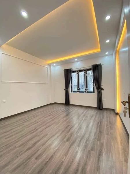 BÁN NHÀ XINH 3 TẦNG, HẺM XE HƠI 8m THÔNG, GẦN SÂN VẬN ĐỘNG THỐNG NHẤT QUẬN 10, 3.6x12m, GIÁ 10 TỶ