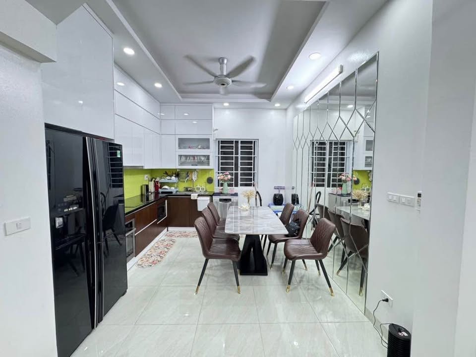 BÁN NHÀ 3 TẦNG, HẺM XE HƠI, NGAY NGÃ SÁU CỘNG HÒA -  QUẬN 10, 4.1x12m, GIÁ 10.9 TỶ
