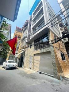 BÁN NHÀ MẶT TIỀN LÔ GÓC 4 TẦNG, NGAY CHÂN CẦU BÔNG QUẬN 1 - 4x14m, GIÁ 13.5 TỶ