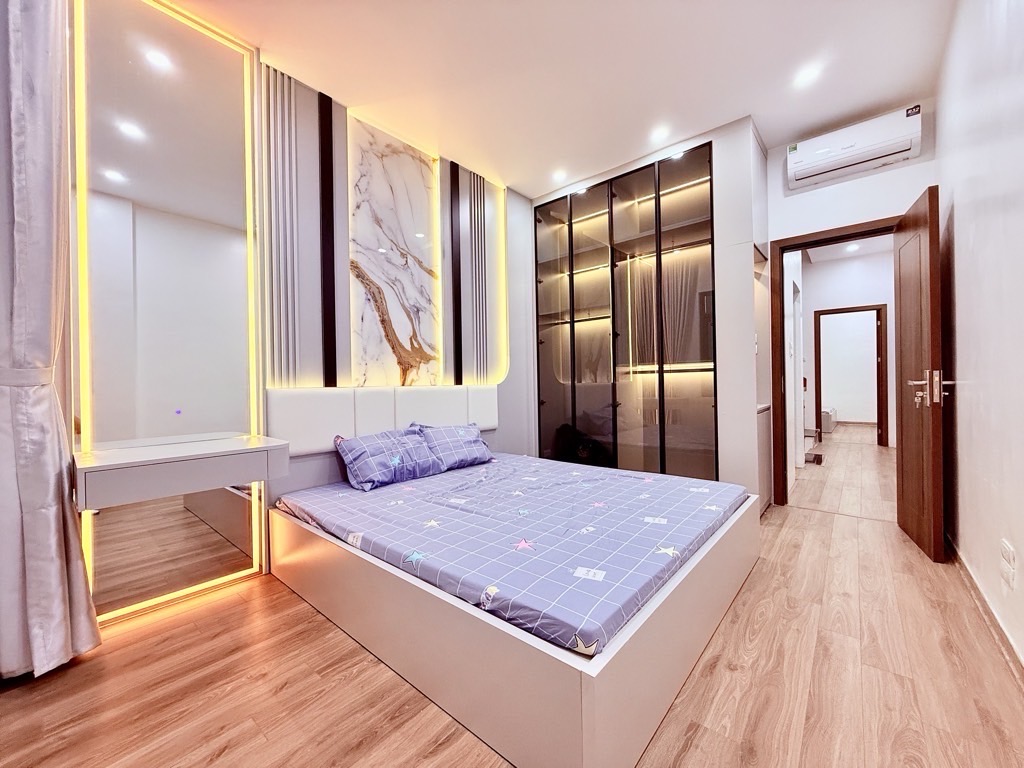 Bán Nhà Minh Khai, Lô Góc, Nội Thất Lung Linh, Công Năng Đầy Đủ, 40m, Nhỉnh 9 Tỷ