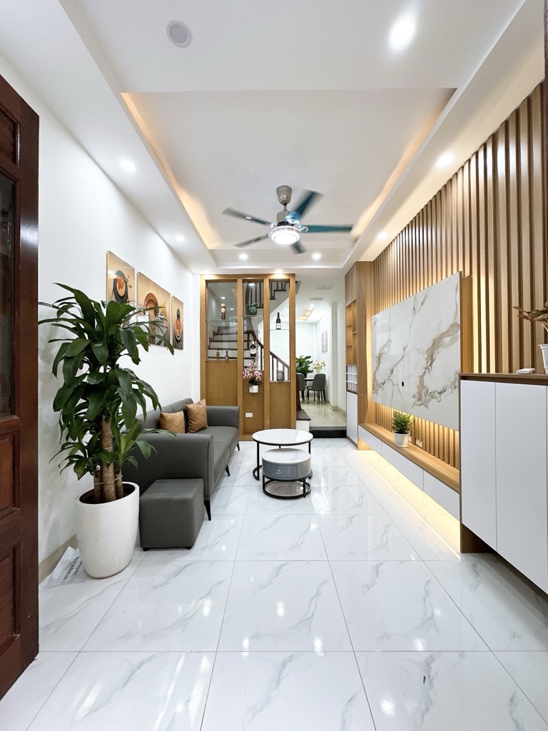 ** GẤP ** Bán 40m² đất thổ cư Đại Mỗ, ngõ thông ô tô, 200m ra TTTM Aeon Mail Hà Đông, giá nhỉnh 5tỷ (có thương lượng)