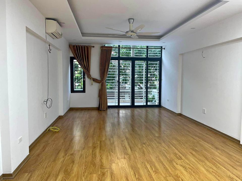 SIÊU PHẨM. Ở ngay Dọc Bún 1. 50m2, 5 TẦNG, giá 13.1 tỷ. GARA - VỈA HÈ - Ô TÔ TRÁNH - KINH DOANH