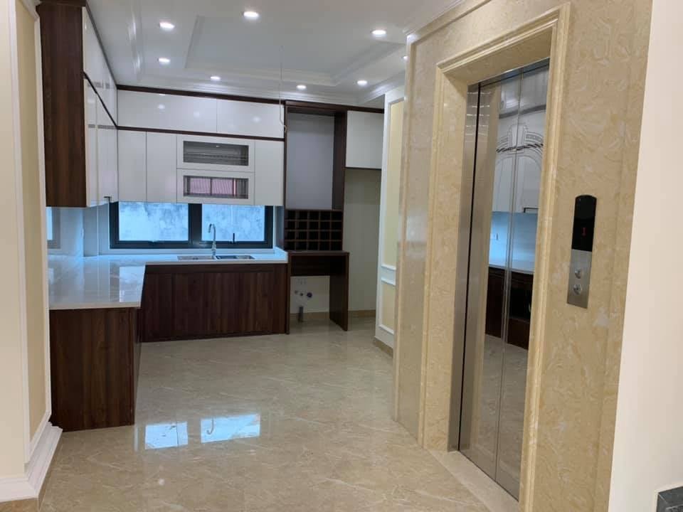 SIÊU PHẨM. Ở ngay Dọc Bún 1. 50m2, 5 TẦNG, giá 13.1 tỷ. GARA - VỈA HÈ - Ô TÔ TRÁNH - KINH DOANH