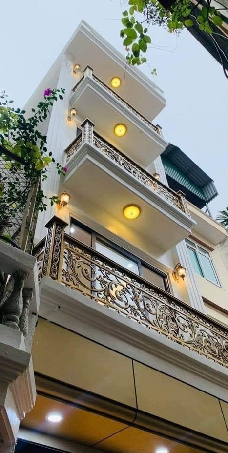 SIÊU PHẨM. Ở ngay Dọc Bún 1. 50m2, 5 TẦNG, giá 13.1 tỷ. GARA - VỈA HÈ - Ô TÔ TRÁNH - KINH DOANH