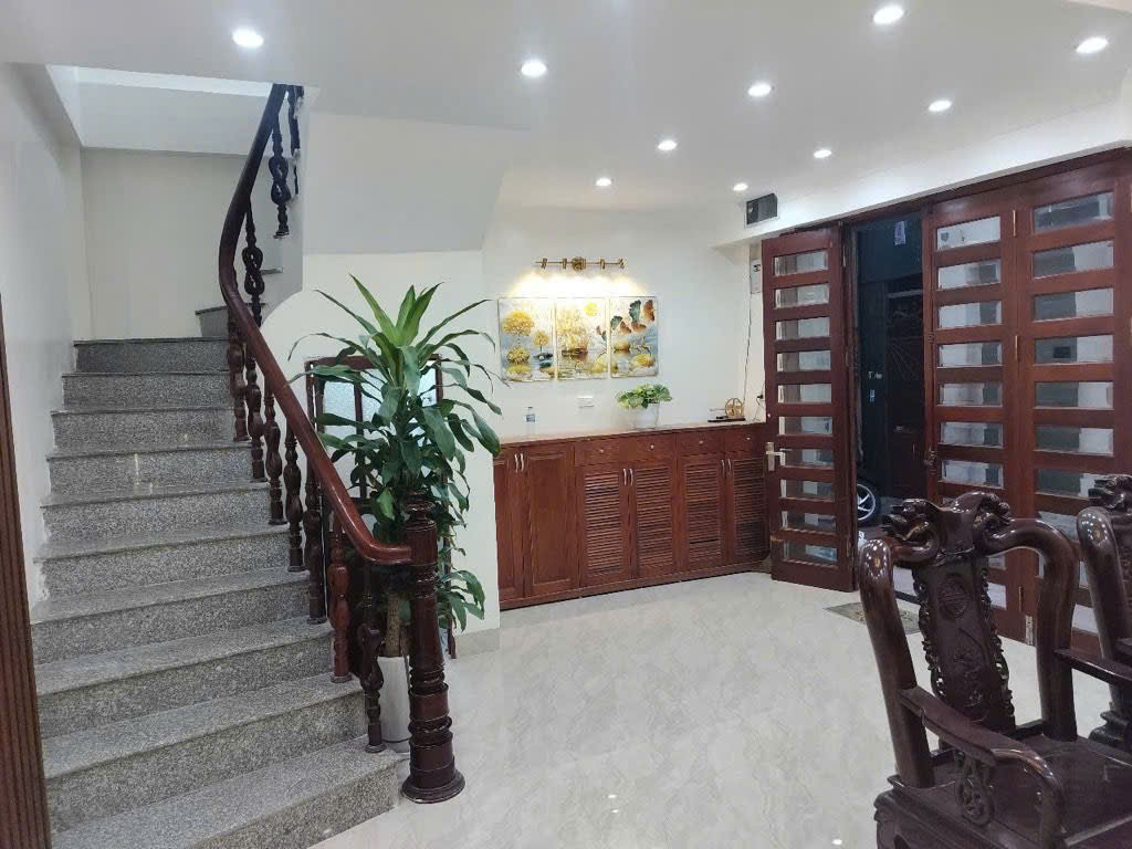 Bán nhà Phố Dương Văn Bé - Vĩnh Tuy - Ngõ nông, gần phố - Dân xây chắc chắn - 8.6 Tỷ