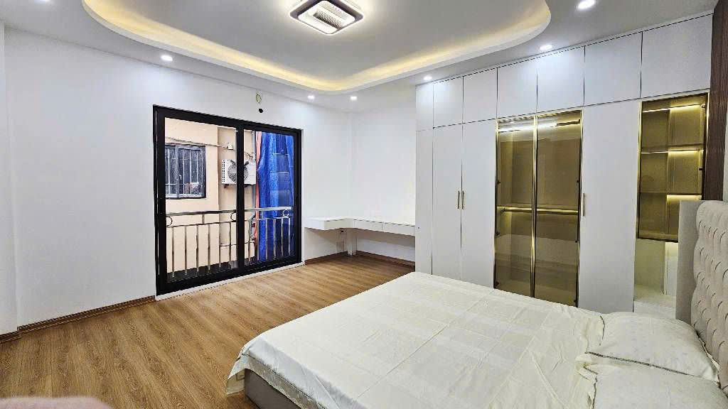 Bán nhà Phố Bạch Mai - 35m2, 5 tầng, thang máy, full nội thất - oto đỗ cổng - chỉ 10.8 tỷ