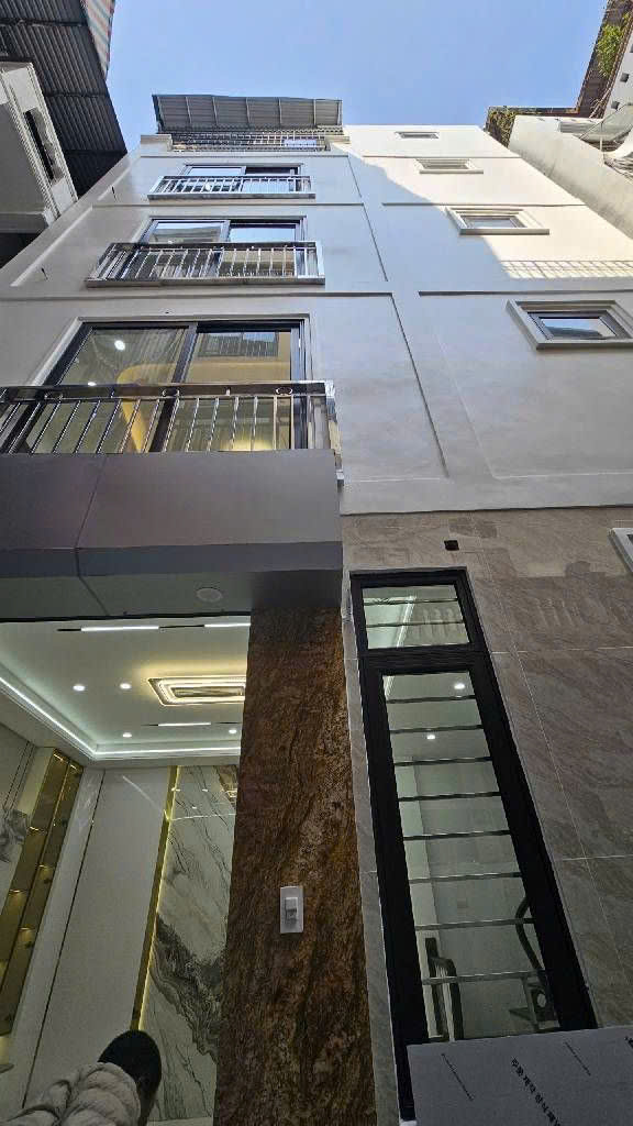 Bán nhà Phố Bạch Mai - 35m2, 5 tầng, thang máy, full nội thất - oto đỗ cổng - chỉ 10.8 tỷ