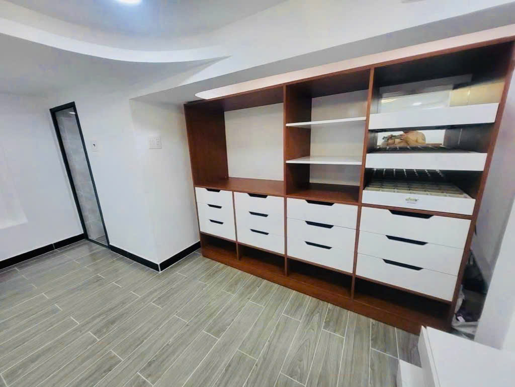 Bán gấp 5,5 tỷ ,80m2 quận 10 ,2 tầng , Hẻm to x , gần Đại Học Bách Khoa