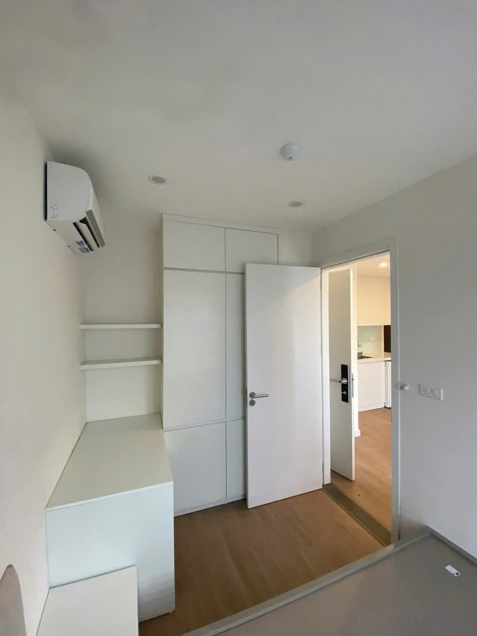 Giảm 3 tỷ cần bán toà nhà dòng tiền 318 La Thành thông sang Hào Nam 11 CHDV cao cấp cho thuê 1,2 tỷ/năm