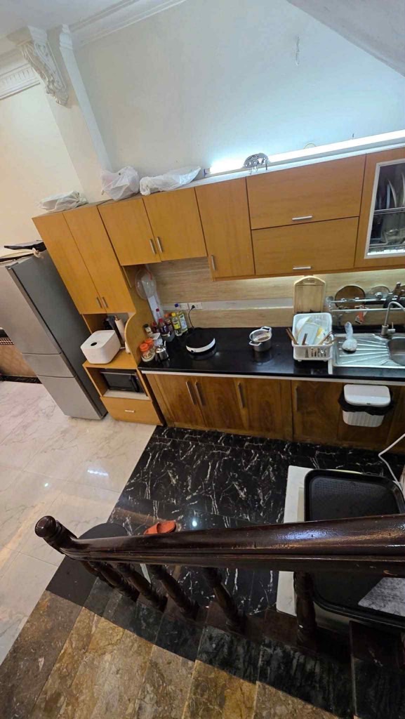 GẦN HỒ HOÀNG CẦU - Ô TÔ TRÁNH 10M - NHÀ ĐẸP Ở LUÔN - NỘI THẤT CƠ BẢN - SỔ ĐỎ HOA HẬU
