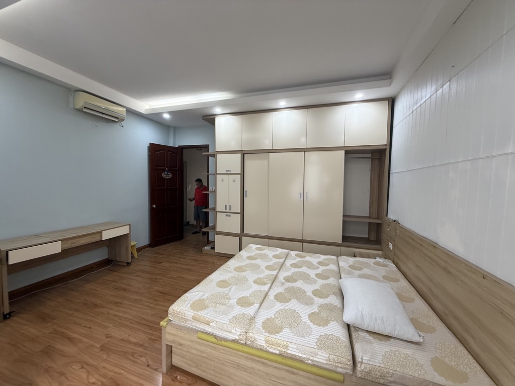 TT CẦU GIẤY QUẬN..! LÔ GÓC - KINH DOANH - ÁP SÁT MẶT PHỐ - NHÀ ĐẸP MẶT TIỀN RỘNG ĐẸP - ĐẤT NỞ HẬU - VIEW TÀU ĐIỆN