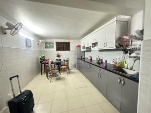 NHÀ DÂN XÂY KCBT CHẮC CHẮN - 15M RA Ô TÔ TRÁNH - NGÕ THÔNG PHÂN LÔ NGUYÊN HỒNG, VŨ NGỌC PHAN.