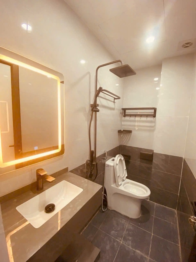 Bán nhà Trâu Quỳ, Gia Lâm - 30 m2 - Nhà mới tinh, sẵn về ở, ô tô đỗ cách 20m - Giá 4.45 tỷ