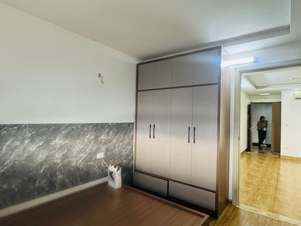 Bán căn hộ 2N 2WC - Rubycity CT3 - Tầng trung, sẵn nội thất - Giá tốt