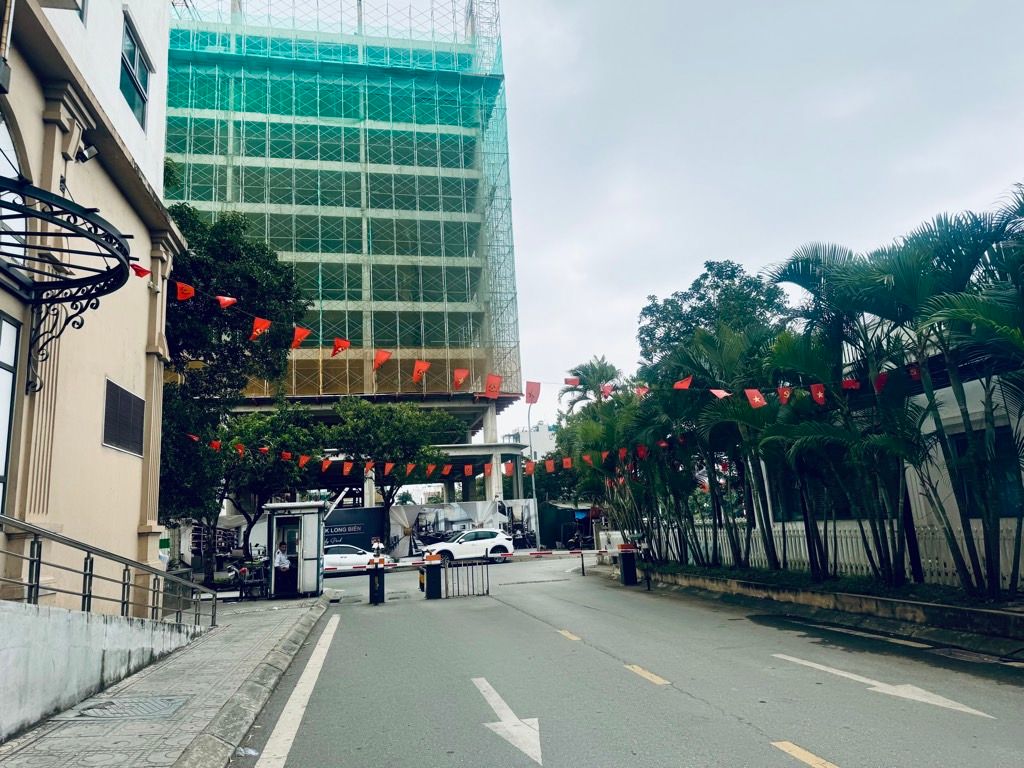 Bán căn hộ 2N 2WC - Rubycity CT3 - Tầng trung, sẵn nội thất - Giá tốt