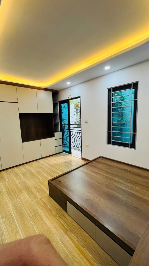 Bán nhà Ngã Tư Vạn Phúc - Đại Mỗ, nhà 5 tầng, 6 tỷ.