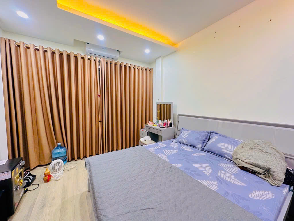 CẦN BÁN NHÀ RIÊNG NGHI TÀM, ĐẸP, THÔNG THOÁNG, Ở NGAY. 30M2  5 TẦNG.